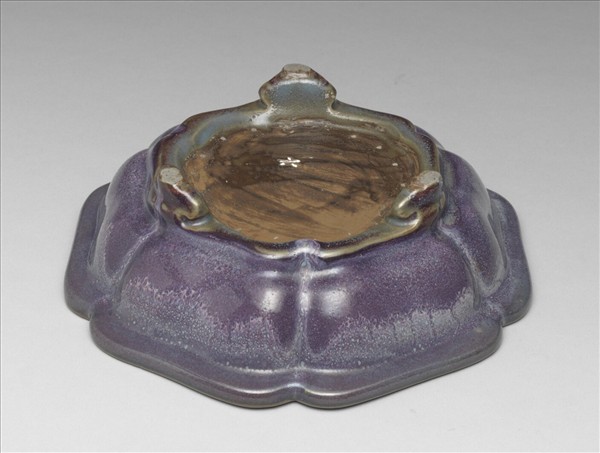 鈞窯 葡萄紫釉葵花式盆托