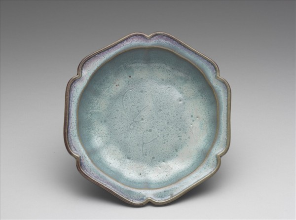 鈞窯 葡萄紫釉葵花式盆托