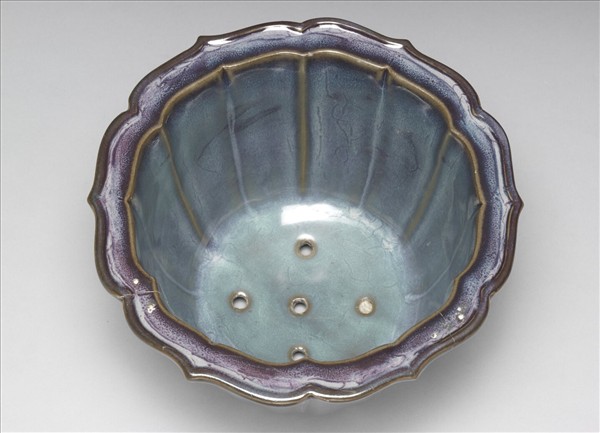 鈞窯 葡萄紫釉蓮花式花盆