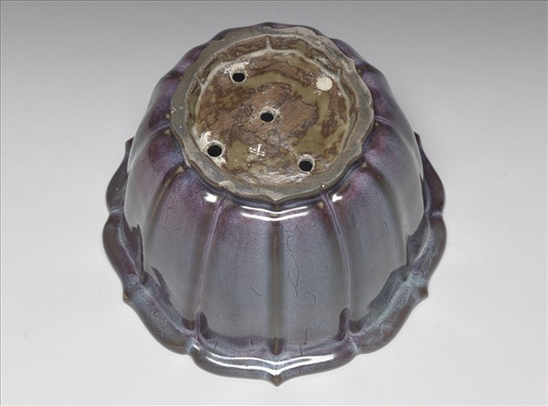 鈞窯 葡萄紫釉蓮花式花盆