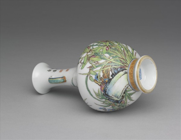 琺瑯彩蘭竹雙耳瓶