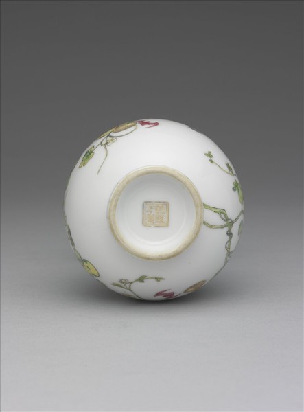 琺瑯彩福壽連綿圖雙耳瓶