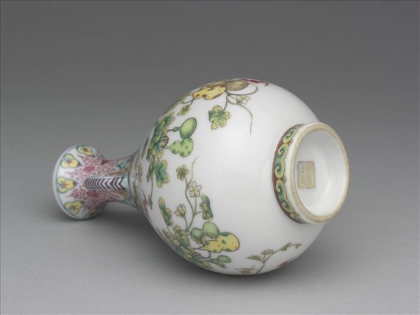 琺瑯彩福壽連綿圖雙耳瓶