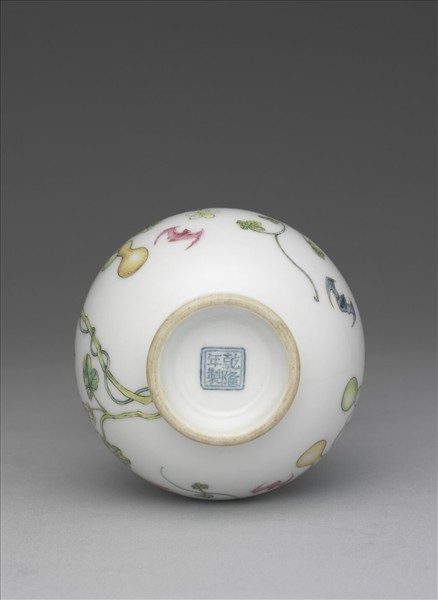 琺瑯彩福壽連綿圖雙耳瓶