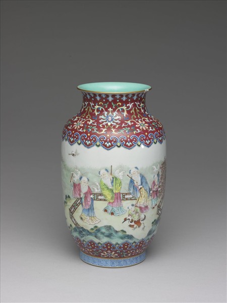 粉彩海屋添籌一統瓶