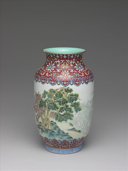 粉彩海屋添籌一統瓶