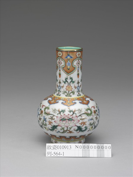 洋彩白地番蓮紋長頸瓶