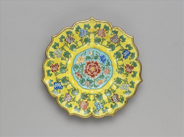 銅胎畫琺瑯蓮花式碟