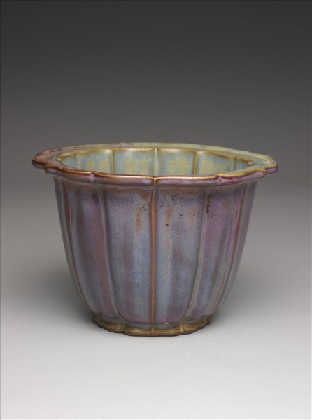 鈞窯 紫紅釉蓮式盆