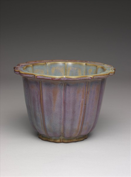 鈞窯 紫紅釉蓮式盆