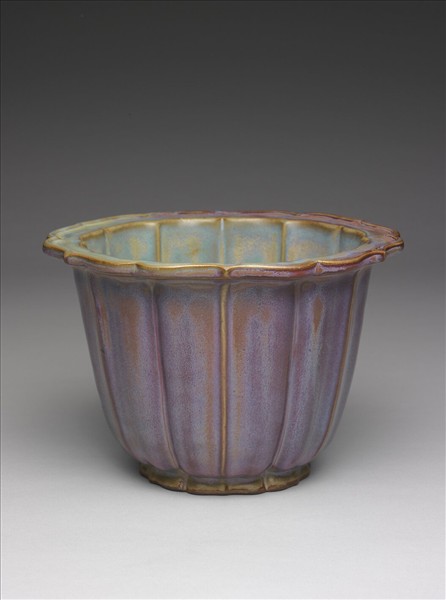 鈞窯 紫紅釉蓮式盆