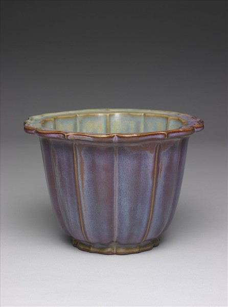 鈞窯 紫紅釉蓮式盆