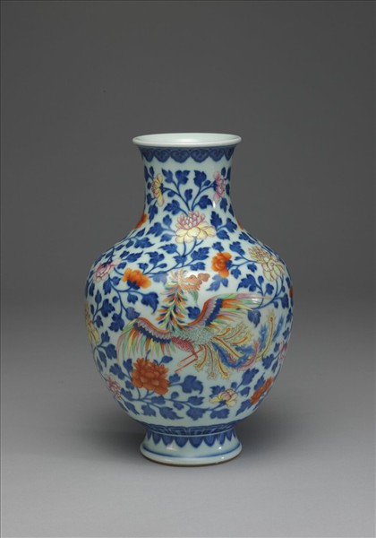 粉彩雙鳳牡丹紋瓶