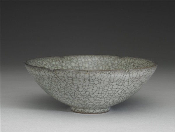 哥窯 青瓷葵口碗