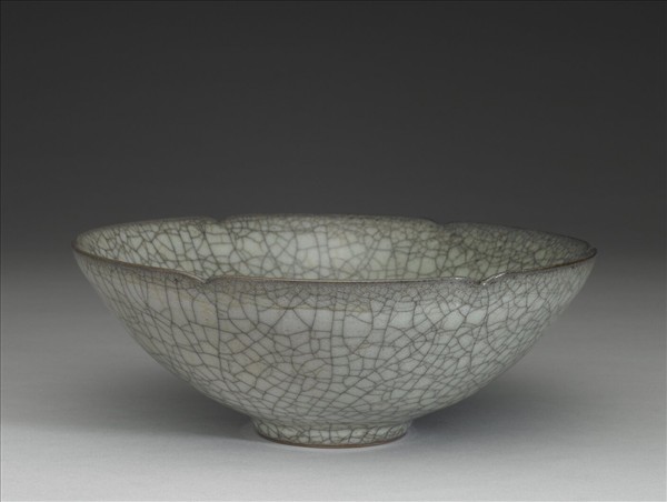 哥窯 青瓷葵口碗