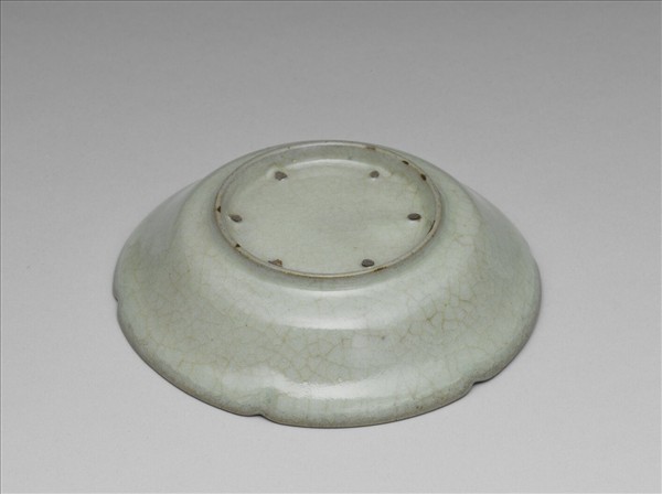 青瓷葵口碟