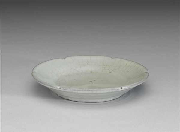青瓷葵口碟