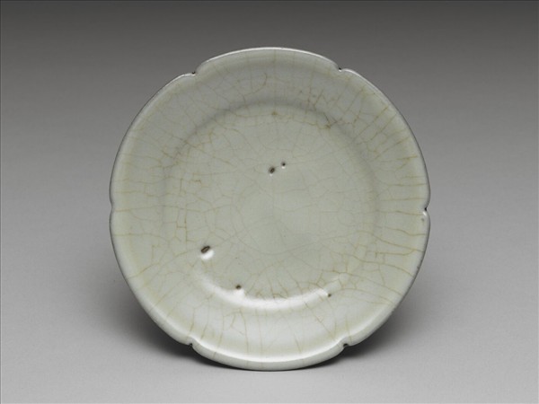 青瓷葵口碟