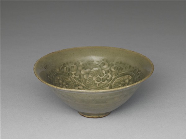 耀州窯 青瓷印花菊花紋盞