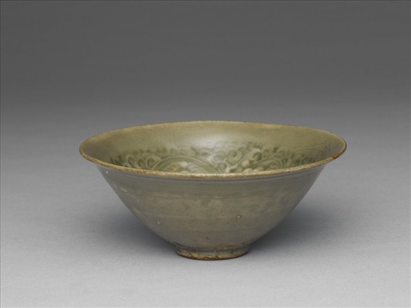 耀州窯 青瓷印花菊花紋盞