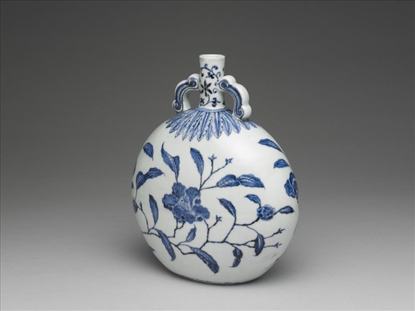 青花山茶花紋如意耳扁壺