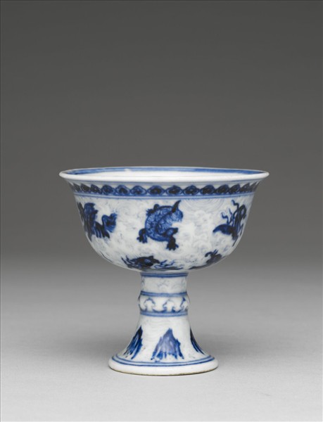 青花海獸紋高足杯