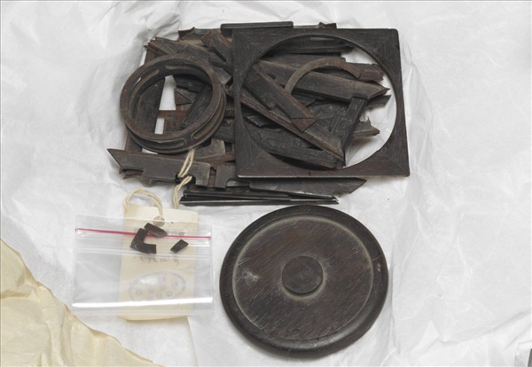 青花海獸紋高足杯