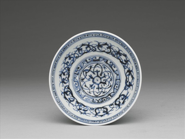 青花蓮瓣紋蓮子碗