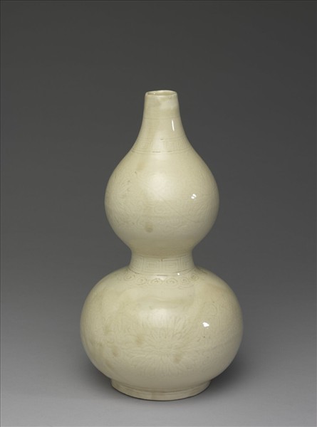 白瓷劃花菊花紋葫蘆瓶