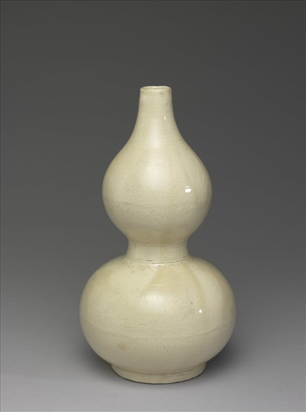 白瓷劃花菊花紋葫蘆瓶