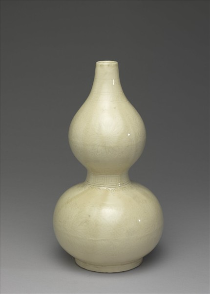 白瓷劃花菊花紋葫蘆瓶