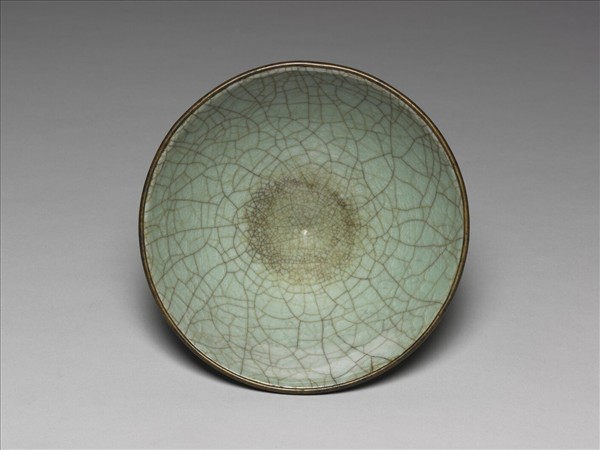 龍泉窯 青瓷菊花式碗