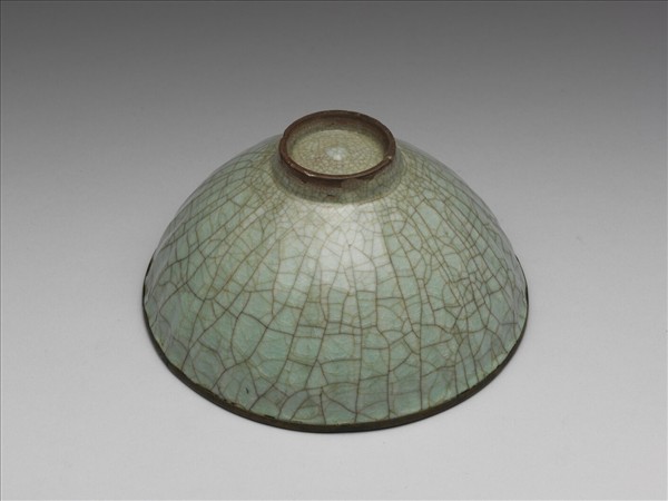 龍泉窯 青瓷菊花式碗