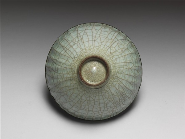 龍泉窯 青瓷菊花式碗