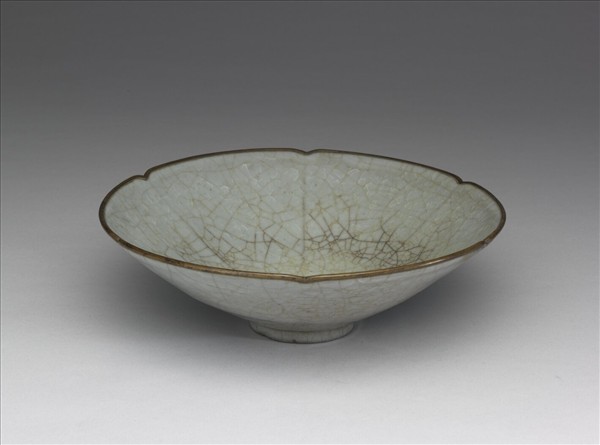 官窯 青瓷葵口碗