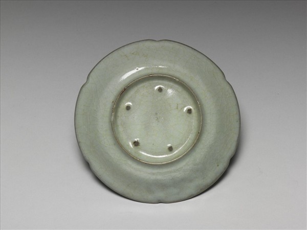 青瓷葵口碟