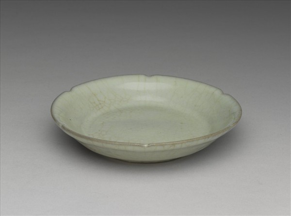 青瓷葵口碟