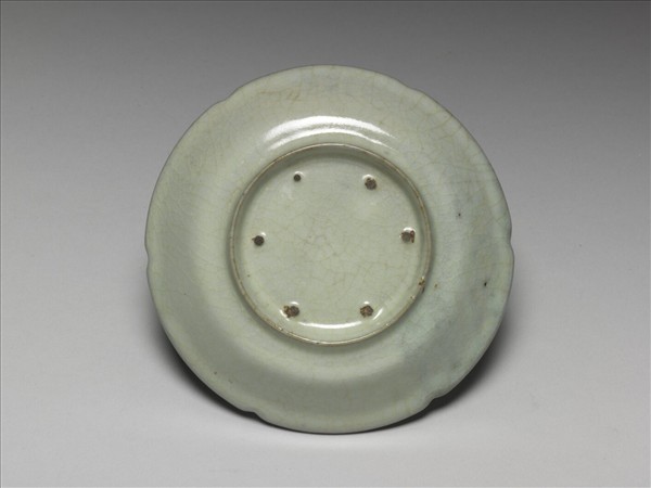 青瓷葵口碟