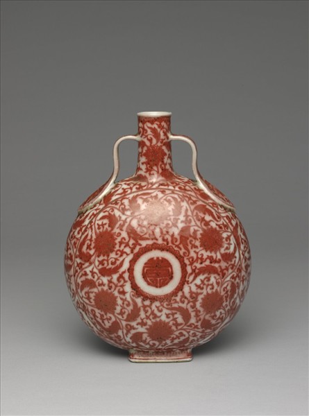 釉裡紅番蓮紋扁壺