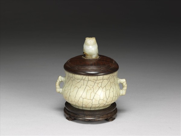 哥窯 月白釉魚耳爐