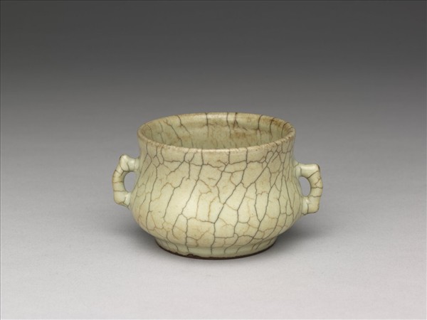 哥窯 月白釉魚耳爐