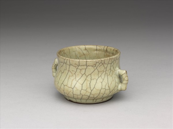 哥窯 月白釉魚耳爐