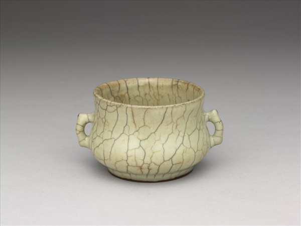 哥窯 月白釉魚耳爐