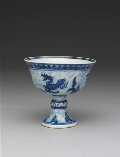 青花海獸紋高足杯
