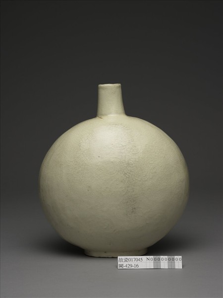 白瓷印花靈芝紋扁壺