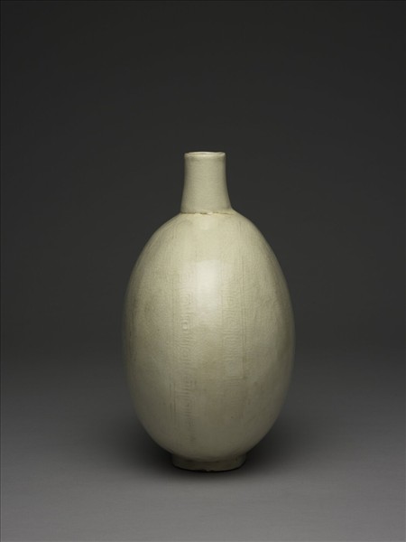 白瓷印花靈芝紋扁壺