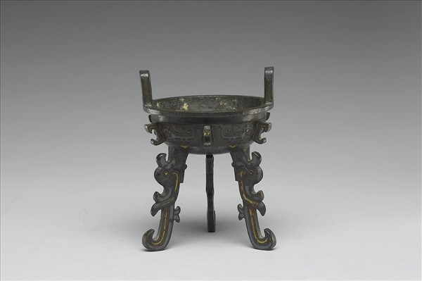 錯金銀鳥紋扁足鼎