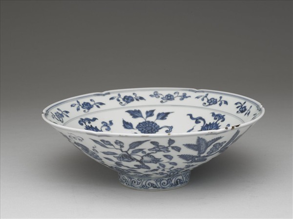 青花四季花果紋葵口碗