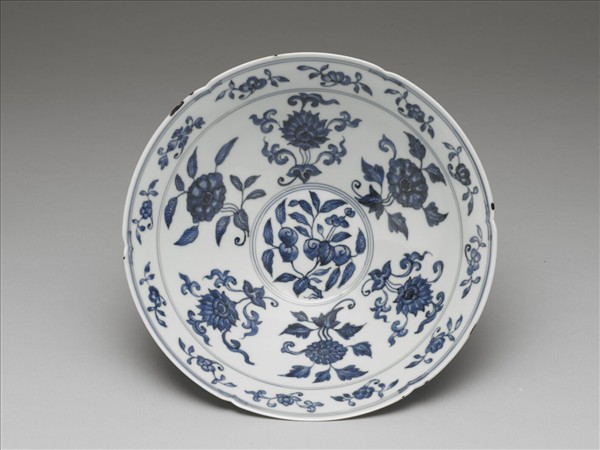 青花四季花果紋葵口碗