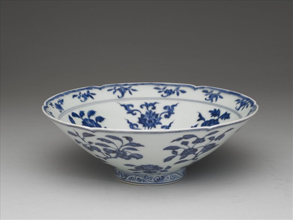 青花四季花果紋葵口碗
